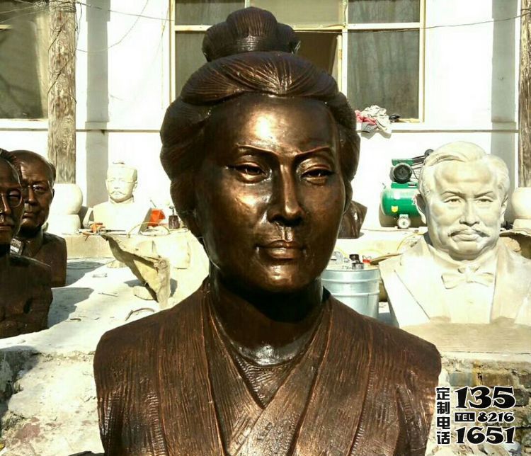 學(xué)院公園擺放古代女詞人李清照胸像玻璃鋼仿銅雕塑